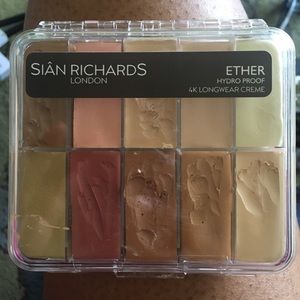Siân Richards 4K Longwear Pro Foundation